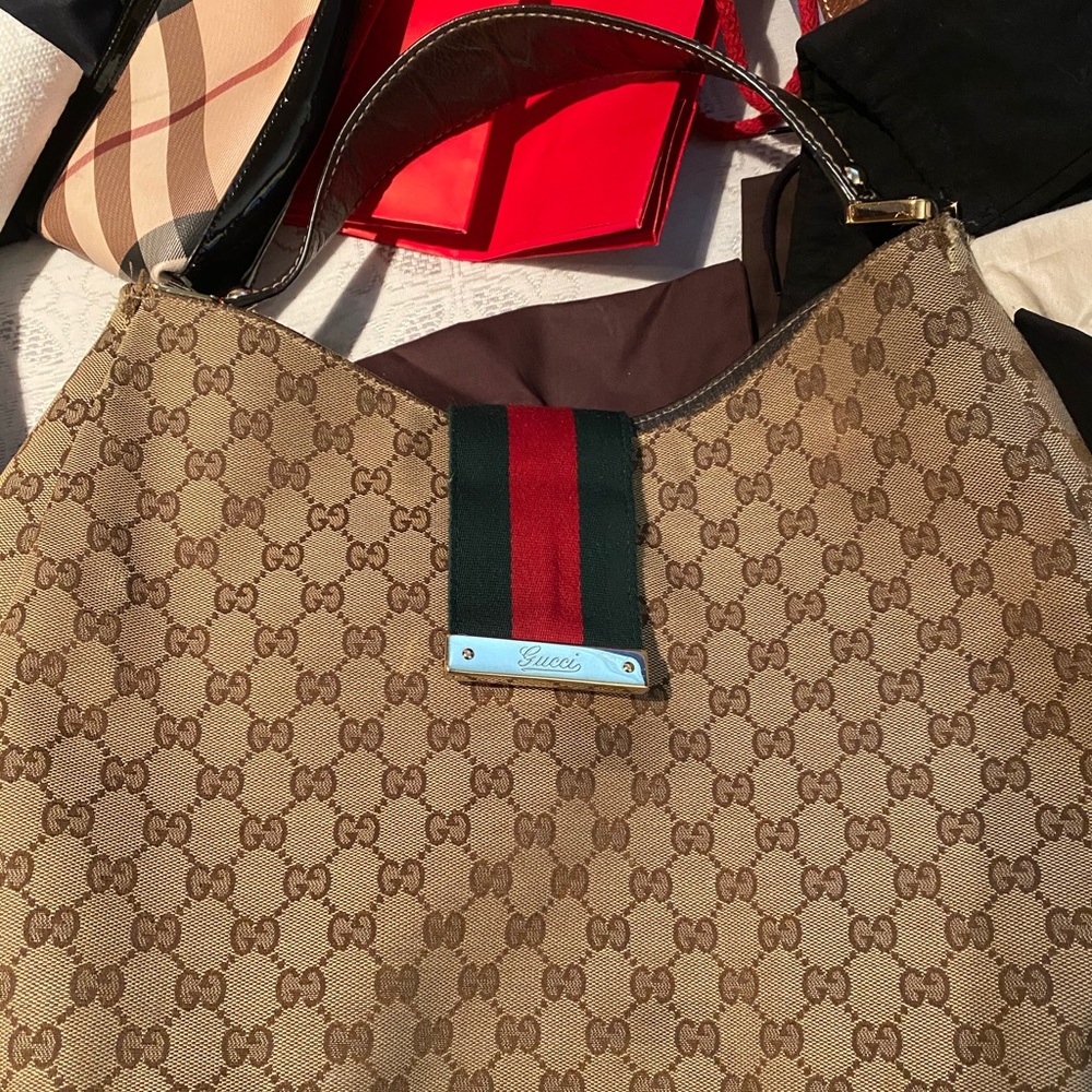 VINTAGE AUTHENTIC GUCCI SHOULDER BAG